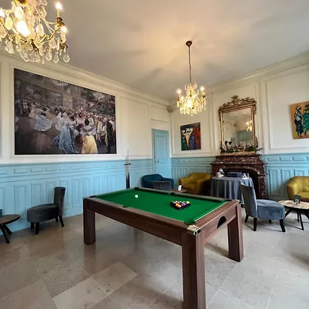 Chateau De La Dame Blanche - Logis 4* Geneuille