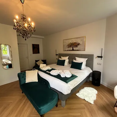 Chateau De La Dame Blanche - Logis Отель