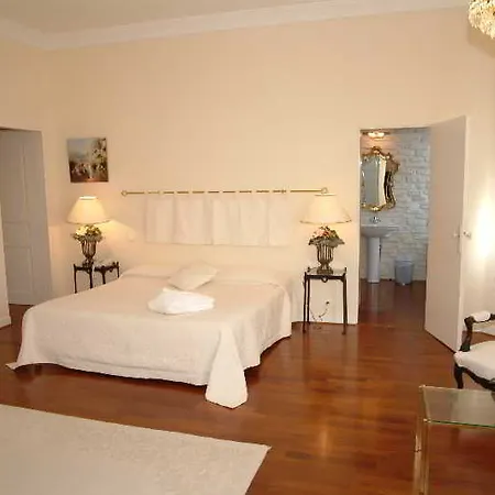 Отель Chateau De La Dame Blanche - Logis 4*