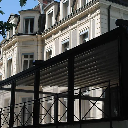 Отель Chateau De La Dame Blanche - Logis 4*