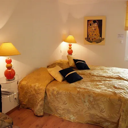 Chateau De La Dame Blanche - Logis Отель