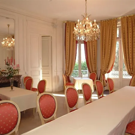 Chateau De La Dame Blanche - Logis Geneuille