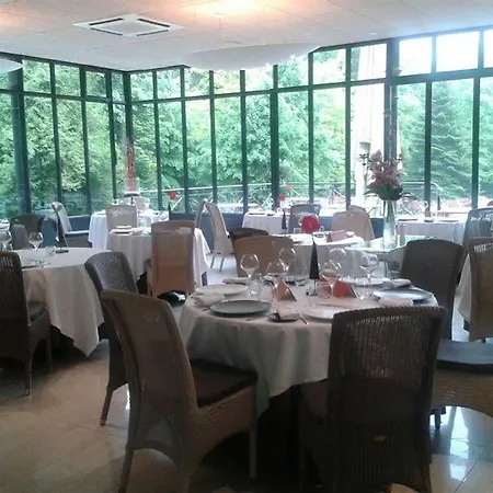 Chateau De La Dame Blanche - Logis Отель 4*